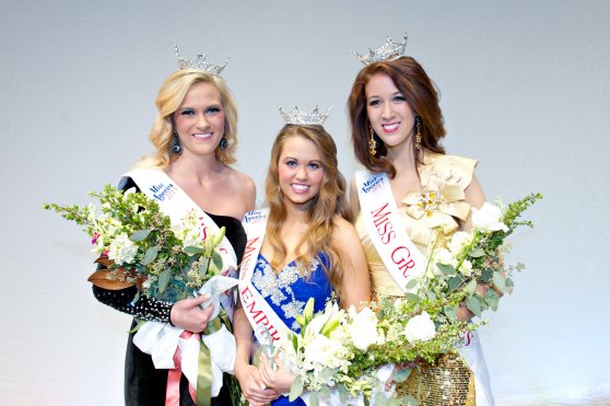 Miss Grand Forks 2013 Laura Harmon, Miss Empire 2013 Cara Mund, and Miss Grand Cities 2013 Paige Meyer